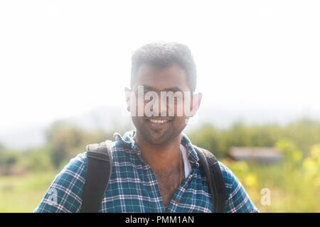 Porträt eines lächelnden Wanderer, Deutschland Stockfoto