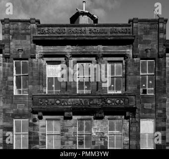 Sir John Maxwell Grundschule unterschreiben und datieren in Pollokshaws. GLASGOW, Schottland. Stockfoto