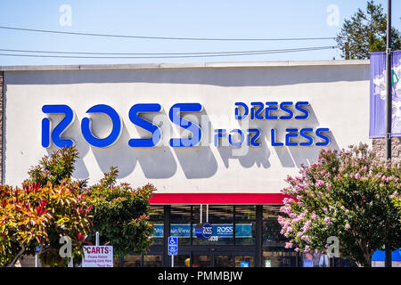 August 6, 2018 Mountain View/CA/USA - das Äußere eines der Ross Dress für weniger Speicher in South San Francisco Bay Area. Stockfoto