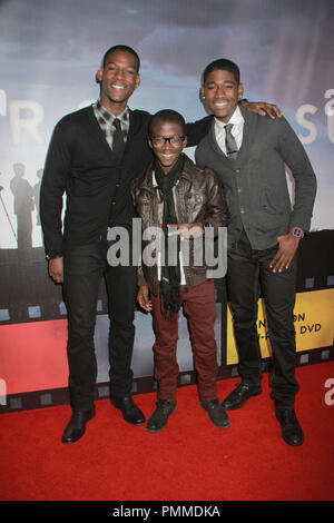 Kwame Boateng, Kwesi Boakye, Kofi Siriboe 11/22/2011 'Super 8' Blu-ray- und DVD-Release gehalten an der Akademie der Motion Picture Arts and Sciences in Beverly Hills, CA Foto von manae Nishiyama/HollywoodNewsWire.net/ PictureLux Stockfoto