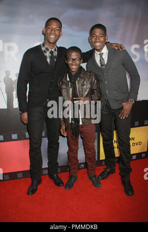 Kwame Boateng, Kwesi Boakye, Kofi Siriboe 11/22/2011 'Super 8' Blu-ray- und DVD-Release gehalten an der Akademie der Motion Picture Arts and Sciences in Beverly Hills, CA Foto von manae Nishiyama/HollywoodNewsWire.net/ PictureLux Stockfoto