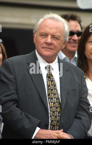 08/24/03 Anthony Hopkins geehrt mit einem Stern auf dem Hollywood Walk of Fame @ Hollywood Blvd., Hollywood Foto von kazumi Nakamoto/HollywoodNewsWire.net/ Picturelux Datei Referenz # 31120 003 HNW nur für redaktionelle Verwendung - Alle Rechte vorbehalten Stockfoto