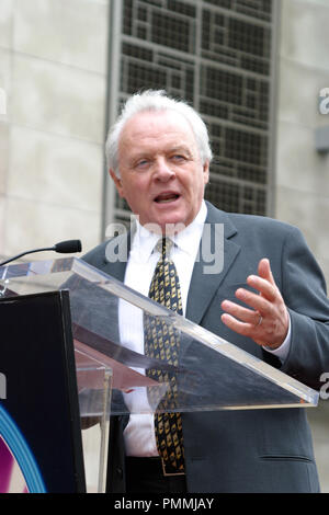 08/24/03 Anthony Hopkins geehrt mit einem Stern auf dem Hollywood Walk of Fame @ Hollywood Blvd., Hollywood Foto von kazumi Nakamoto/HollywoodNewsWire.net/ Picturelux Datei Referenz # 31120 007 HNW nur für redaktionelle Verwendung - Alle Rechte vorbehalten Stockfoto