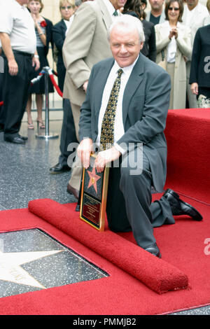 08/24/03 Anthony Hopkins geehrt mit einem Stern auf dem Hollywood Walk of Fame @ Hollywood Blvd., Hollywood Foto von kazumi Nakamoto/HollywoodNewsWire.net/ Picturelux Datei Referenz # 31120 009 HNW nur für redaktionelle Verwendung - Alle Rechte vorbehalten Stockfoto