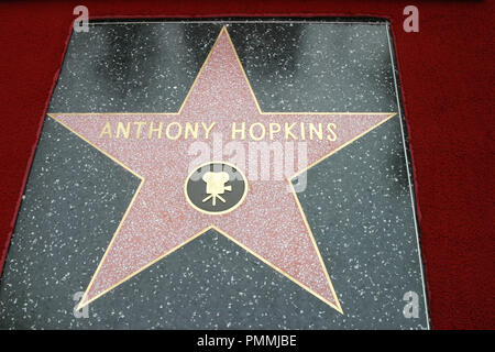 08/24/03 Anthony Hopkins geehrt mit einem Stern auf dem Hollywood Walk of Fame @ Hollywood Blvd., Hollywood Foto von kazumi Nakamoto/HollywoodNewsWire.net/ Picturelux Datei Referenz # 31120 016 HNW nur für redaktionelle Verwendung - Alle Rechte vorbehalten Stockfoto