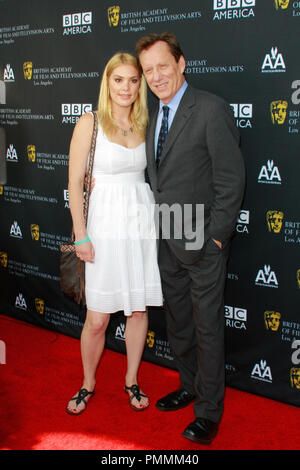 James Woods und Ashley Madison an der 9. jährlichen BAFTA Los Angeles TV Tea Party. Ankunft im L'Ermitage Beverly Hills, CA, 17. September 2011 abgehalten. Foto von Joe Martinez/PictureLux Stockfoto