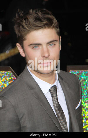 Zac Efron 12/05/2011 'New Year's Eve' Premiere am Grauman's Chinese Theater inHollywood, CA Foto von manae Nishiyama/HollywoodNewsWire.net/ PictureLux gehalten Stockfoto