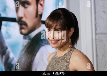 Noomi Rapace bei der Premiere von Warner Brothers Pictures' herlock Holmes: ein Spiel der Schatten". Ankunft im Dorf Theater in Westwood, CA, 6. Dezember 2011 statt. Foto von Joe Martinez/PictureLux Stockfoto