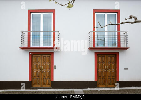 Zwei identische Nachbargrundstücke Stockfoto