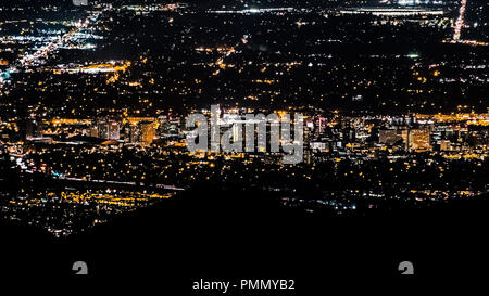 Luftaufnahme von der Innenstadt von San Jose, in einer klaren Nacht gesehen, Silicon Valley, Kalifornien Stockfoto