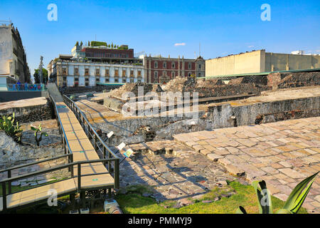 Mexiko City, Mexiko-22 April 2018: Größere Tempel (Templo Mayor) aztekischen Ruinen Stockfoto