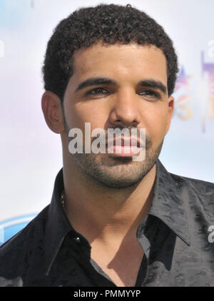 Drake an der BET Awards '11 - Ankunft im Shrine Auditorium in Los Angeles, CA. Die Veranstaltung fand am Sonntag, 26. Juni 2011 statt. Foto von PRPP Pacific Rim Foto Presse/PictureLux Stockfoto