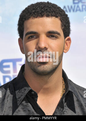 Drake an der BET Awards '11 - Ankunft im Shrine Auditorium in Los Angeles, CA. Die Veranstaltung fand am Sonntag, 26. Juni 2011 statt. Foto von PRPP Pacific Rim Foto Presse/PictureLux Stockfoto