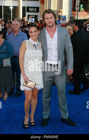 Chris Hemsworth und Frau Elsa Pataky bei der Premiere der Paramount Studios und Marvel Entertainment 'Captain America'. Ankünfte am El Capitan Theatre in Hollywood, CA, 19. Juli 2011 abgehalten. Foto von Joe Martinez/PictureLux Stockfoto