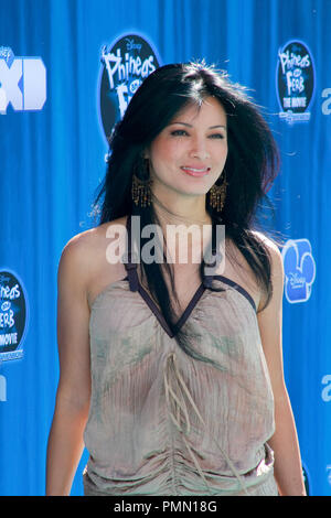 Kelly Hu bei der Premiere von Disney Channel's'' Phineas und Ferb: In der 2. Dimension". Ankünfte am El Capitan Theatre in Hollywood, CA, 3. August 2011 statt. Foto von Joe Martinez/PictureLux Stockfoto