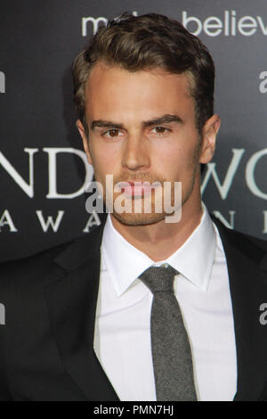 Theo James 19.01.2012 "Unterwelt Erwachen" Premiere im Grauman's Chinese Theater in Hollywood, CA Foto von manae Nishiyama/HollywoodNewsWire.net/ PictureLux gehalten Stockfoto