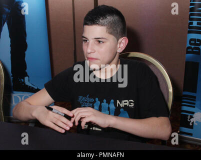 Nick Mara der ikonischen Boyz an der NRG Dance Project Tour mit der Ikonischen Boyz Begrüßung und Vorstellung im Woodlake Hotel in Sacramento, Ca am Freitag, 24. Februar 2012. Foto von Peter Gonzaga Pacific Rim Foto Presse/PictureLux Stockfoto