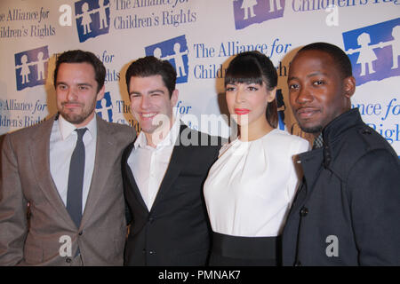 Jake Johnson, Max Greenfield, Hannah Simone, Lamorne Morris 03/01/2012 "Die Allianz für die Rechte der Kinder' Abendessen im Beverly Hilton Hotel in Beverly Hills, CA Foto von Yoko Maegawa/HollywoodNewsWire.net/PictureLux Stockfoto