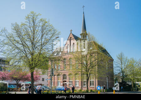 Lisse, APR 21: Außenansicht des historischen Sint-Agathakerk Kirche am 21.April 2018 Lisse, Niederlande Stockfoto