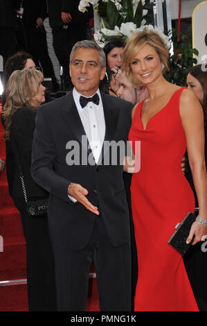 George Clooney & Stacy Kiebler am 69. Golden Globe Awards im Beverly Hilton Hotel. Januar 15, Beverly Hills, CA 2012 Foto: GFS/PictureLux Datei Referenz # 31339 537 GFS nur für redaktionelle Verwendung - Alle Rechte vorbehalten Stockfoto