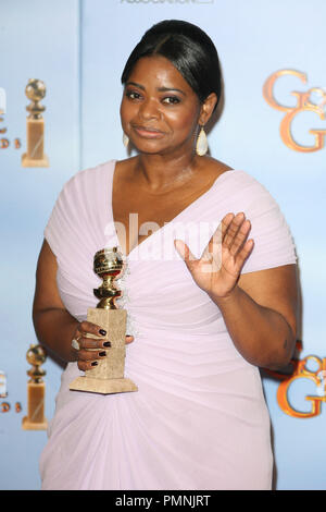 Octavia Spencer der 'Hilfe'-Sieger für beste Leistung durch eine Schauspielerin in einer Nebenrolle in einem Kinofilm auf der 69. jährlichen Golden Globe Awards Presse im Beverly Hilton Hotel in Beverly Hills, CA am Sonntag, den 15. Januar 2012 statt. Foto von AJ Garcia/PictureLux. Datei Referenz # 31342 203 AJ nur für redaktionelle Verwendung - Alle Rechte vorbehalten Stockfoto