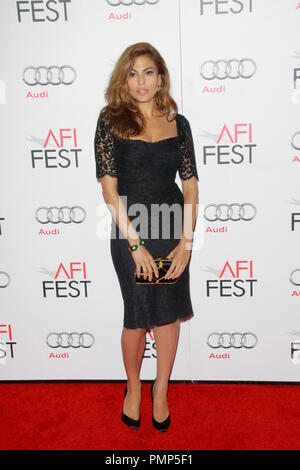 Eva Mendes am AFI Fest Gala Screening 2012 der 'Heiligen Motoren". Ankünfte am Grauman's Chinese Theater in Hollywood, CA, November 3, 2012 statt. Foto von Joe Martinez/PictureLux Stockfoto