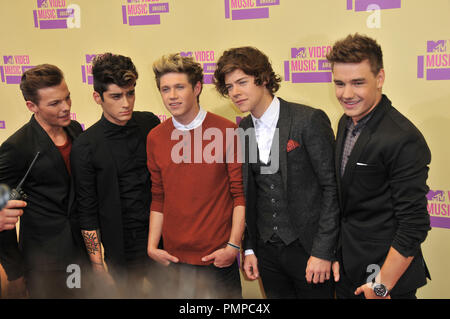 Louis Tomlinson, Zayn Malik, Niall Horan, Harry Styles und Liam Payne der Gruppe eine Richtung bei 2012 MTV Video Music Awards im Staples Center in Los Angeles, CA. Die Veranstaltung fand am Donnerstag, den 6. September, 2012. Foto von PRPP/PictureLux Stockfoto