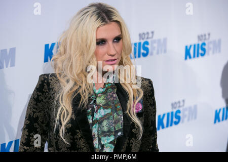 Ke $ ha besucht die KIIS FM 2012 Jingle Ball bei Nokia Theatre L.A. Live am 3. Dezember in Los Angeles, Kalifornien 2012. (Foto von Eden Ari/PRPP/PictureLux) Datei Referenz # 31746 044 PRPPEA nur für redaktionelle Verwendung - Alle Rechte vorbehalten Stockfoto