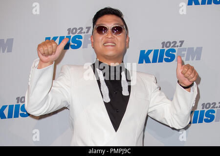 PSY besucht die KIIS FM 2012 Jingle Ball bei Nokia Theatre L.A. Live am 3. Dezember in Los Angeles, Kalifornien 2012. (Foto von Eden Ari/PRPP/PictureLux) Datei Referenz # 31746 100 PRPPEA nur für redaktionelle Verwendung - Alle Rechte vorbehalten Stockfoto