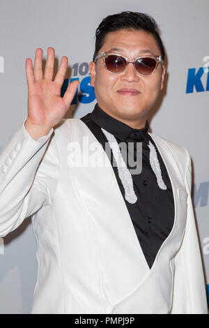 PSY besucht die KIIS FM 2012 Jingle Ball bei Nokia Theatre L.A. Live am 3. Dezember in Los Angeles, Kalifornien 2012. (Foto von Eden Ari/PRPP/PictureLux) Datei Referenz # 31746 108 PRPPEA nur für redaktionelle Verwendung - Alle Rechte vorbehalten Stockfoto