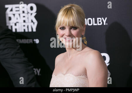 Anna Faris besucht die 'Zero Dark 30" Los Angeles Premiere auf Dolby Theatre am 10. Dezember in Hollywood, Kalifornien 2012. (Foto von Eden Ari/PRPP/PictureLux Datei Referenz # 31755 090 PRPPEA nur für redaktionelle Verwendung - Alle Rechte vorbehalten Stockfoto