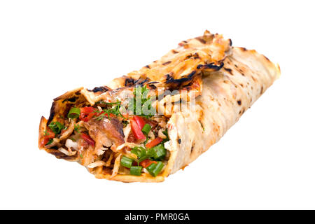 Die traditionelle arabische Shawarma mit Gemüse und Gewürze isoliert auf weißem Stockfoto