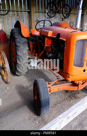 1946 Allis Chalmers Traktor, Ryedale Folk Museum, Hutton le Hole, ENGLAND Stockfoto