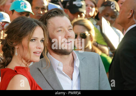 Joel Edgerton und Jennifer Garner bei der Weltpremiere von Disney's "Das seltsame Leben des Timotheus Grün'. Ankünfte am El Capitan Theatre in Hollywood, CA, 6. August 2012 statt. Foto von Joe Martinez/PictureLux Stockfoto