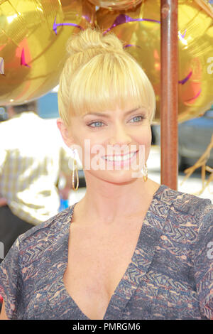 Jamie Pressly bei der Premiere von "Die Oogieloves im Big Balloon Adventure." Ankünfte am Grauman's Chinese Theater in Hollywood, CA, 19. August 2012 statt. Foto von Joe Martinez/PictureLux Stockfoto