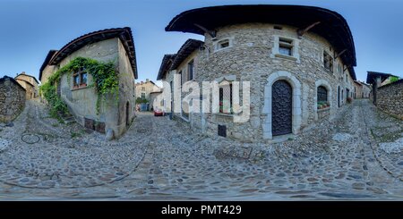 360 Grad Panorama Ansicht von Pérouges Village Médiéval rue Rondes Rue du Für 2774