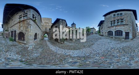 360 Grad Panorama Ansicht von Pérouges Village Médiéval rue Rondes 2662