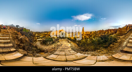 360 Grad Panorama Ansicht von Yunnan Yuanmou County die Erde Wald tulin 5 - der Morgen der Erde Wald