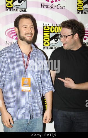 Direktor Evan Goldberg und Seth Rogen am Tag 2 der WonderCon Anaheim. Dies ist das Ende drücken Sie Line Ankunft gehalten im Anaheim Convention Center in Anaheim, CA, 30. März 2013. Foto: Richard Chavez/PictureLux Datei Referenz # 31908 028 RAC nur für redaktionelle Verwendung - Alle Rechte vorbehalten Stockfoto