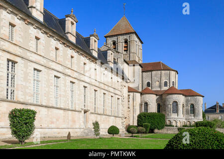 Frankreich, Vienne, Saint-Savin-sur-Gartempe, Saint Savin Abtei // Frankreich, Vienne (86), Saint-Savin-sur-Gartempe, Abbaye de Saint-Savin-sur-Gartempe Stockfoto