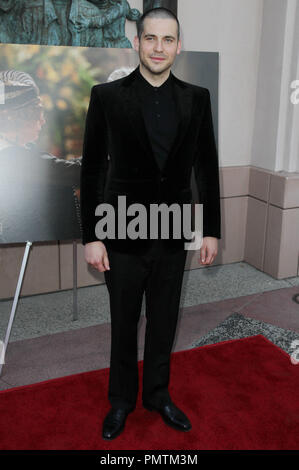 Rob James-Collier besucht einen Abend mit "ownton Abtei' gehalten an der Leonard H. Goldenson Theater in North Hollywood, CA. Die Veranstaltung fand am Montag, den 10. Juni 2013. Foto von Steven Lam PRPP/PictureLux Datei Referenz # 31990 055 PRPPSL nur für redaktionelle Verwendung - Alle Rechte vorbehalten Stockfoto