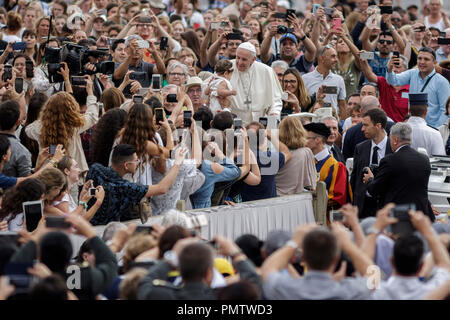 Vatikan, Vatikan. 19. September 2018. Papst Franziskus führt seine Generalaudienz auf dem Petersplatz. Giuseppe Ciccia/Alamy leben Nachrichten Stockfoto