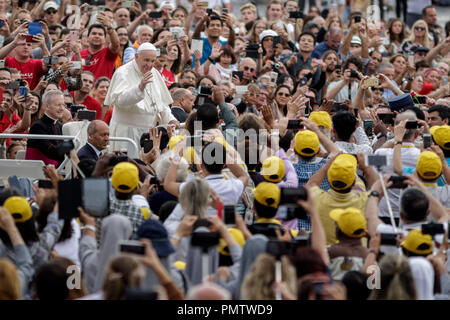 Vatikan, Vatikan. 19. September 2018. Papst Franziskus führt seine Generalaudienz auf dem Petersplatz. Giuseppe Ciccia/Alamy leben Nachrichten Stockfoto