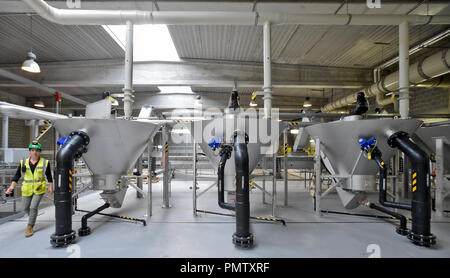 Prag, Tschechische Republik. 19 Sep, 2018. Ein Teil einer neuen Wasseraufbereitungsanlage Linie in der Zentralen industrielle Wasseraufbereitung (UCOV) in Prag, Tschechische Republik, am 19. September 2018. Quelle: Vit Simanek/CTK Photo/Alamy leben Nachrichten Stockfoto