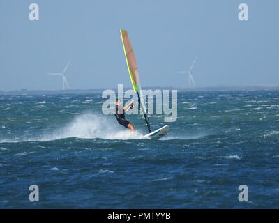 Sheerness, Kent, Großbritannien. 19 Sep, 2018. UK Wetter: Starker Wind und Sonnenschein in Sheerness, Kent. Credit: James Bell/Alamy leben Nachrichten Stockfoto