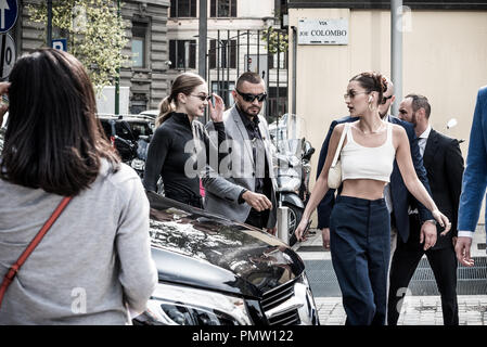 Mailand, Italien. 19 Sep, 2018. Gigi und Bella Hadid kommen in Alberta Ferretti Modenschau für die Mailänder Modewoche in Mailand, Italien. Credit: Marco Aprile/Alamy Live Credit: Marco Aprile/Alamy leben Nachrichten Stockfoto