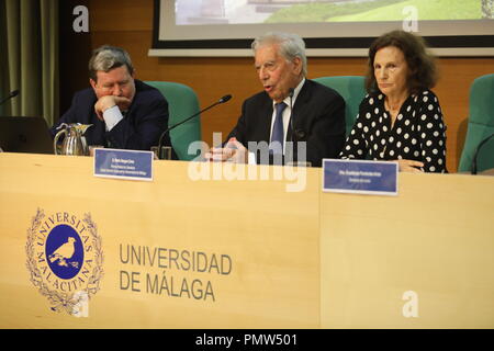 September 19, 2018 - 19. September 2018 (Malaga) Die Nobel Prize-winning Writer von Literatur und Arzt hnooris, für die Universität von MÃ¡laga Mario Vargas Llosa, schließt den Kurs der Stadt als Archetyp. Literatur, Geschichte und Kunst Europa und Amerika", in dem er Gespräche mit der Kritiker Juan Manuel Bonet über "die Stadt, die in der Literatur und Kunst". In das Rektorat der Universität Malaga Credit: Lorenzo Carnero/ZUMA Draht/Alamy leben Nachrichten Stockfoto