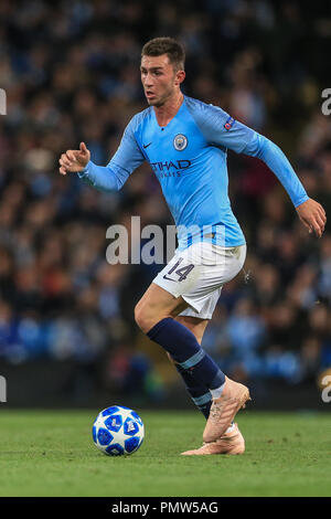 London, Großbritannien. 19. September 2018, das Etihad Stadium, London, England, UEFA Champions League, Manchester City v Lyon; Aymeric Laporte (14) von Manchester City mit dem Ball Quelle: Mark Cosgrove/News Bilder Stockfoto