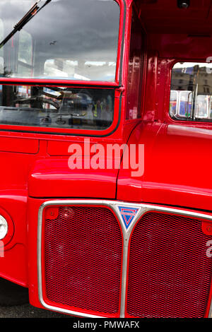 Routemaster London Bus für Touren verwendet runde Llandudno North Wales. Am Terminus warten auf Passagiere in Llandudno am Meer. Stockfoto