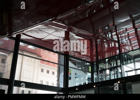 Mit Blick auf die Erweiterung der Reina Sophia Museum, Madrid vom renommierten französischen Architekten Jean Nouvel, der Pritzker Prize 2008 gewann Stockfoto